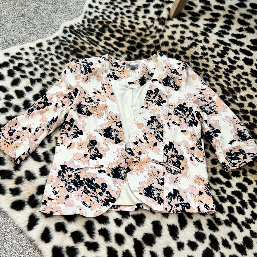 Chelsea 28 Floral Blazer